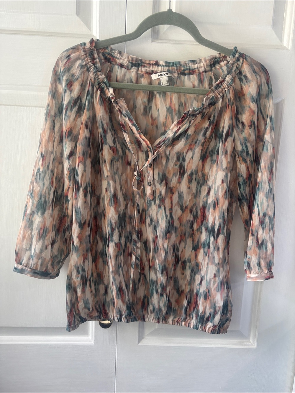Mexx NWOT Multicolor Sheer Brushstroke Blouse in Cream, Teal & Blush. Size S